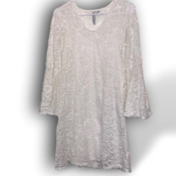 Emma & Michele Dresses & Skirts - Emma and Michele lace dress size small